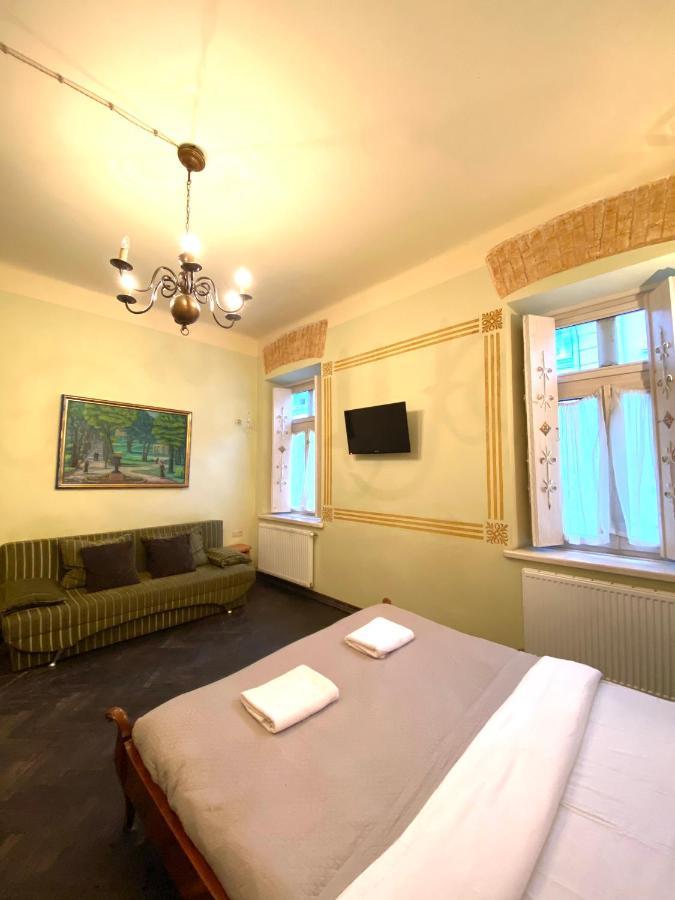 Квартира В Центрі На Вулиці Валова 21 Lviv Exterior photo